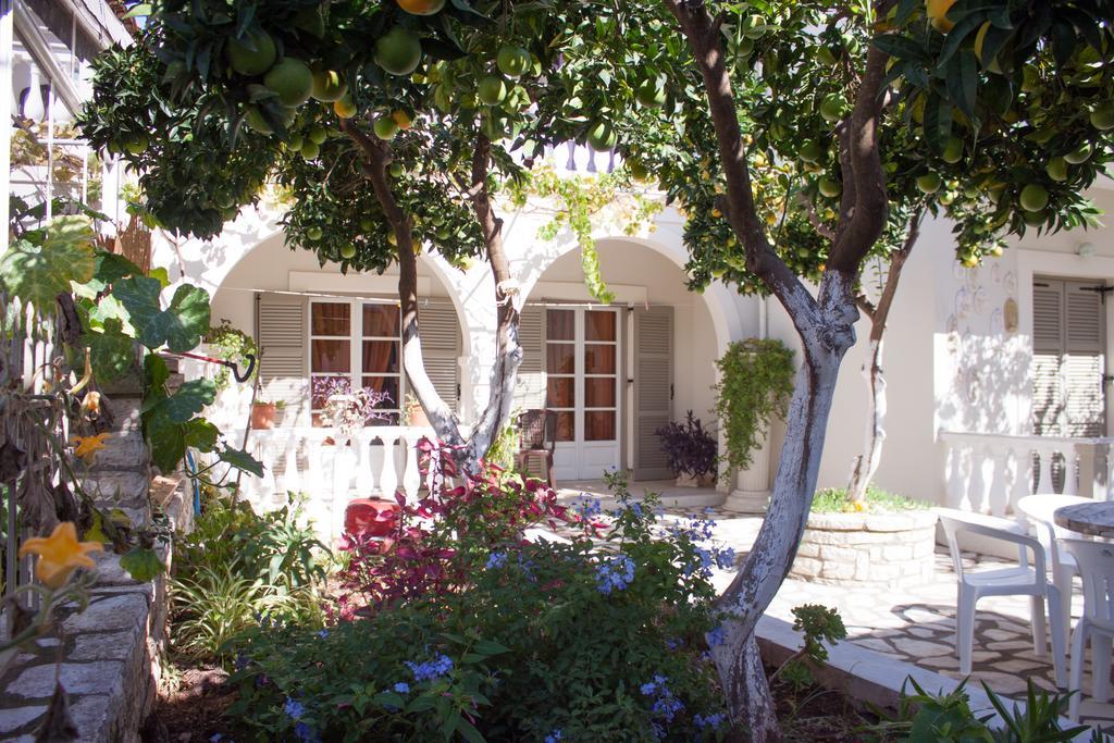 Appartement The Orange Garden à Kassiopi Extérieur photo