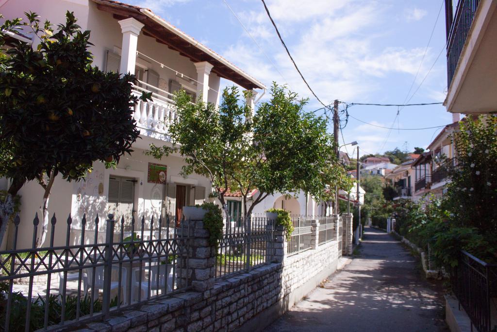 Appartement The Orange Garden à Kassiopi Extérieur photo