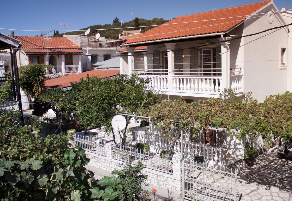 Appartement The Orange Garden à Kassiopi Extérieur photo