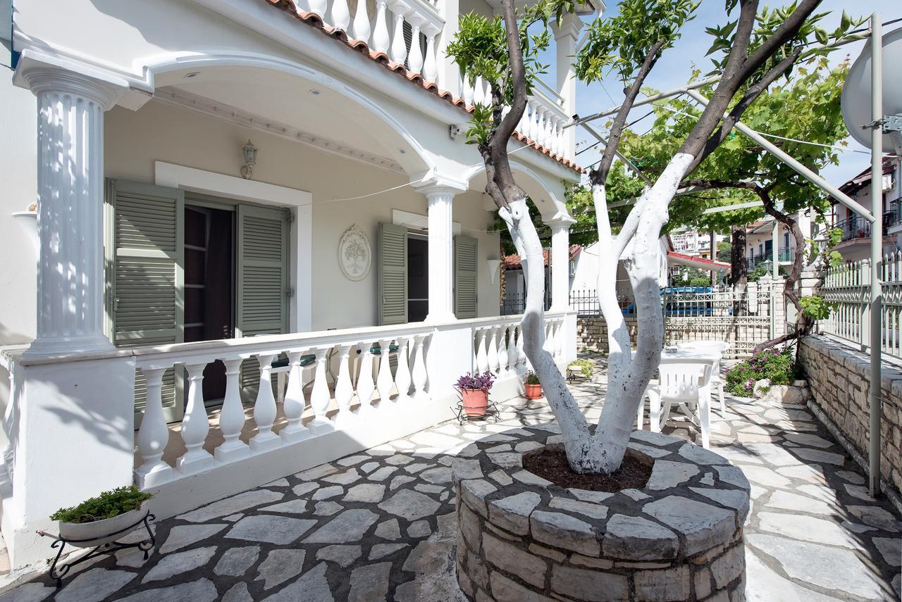 Appartement The Orange Garden à Kassiopi Extérieur photo